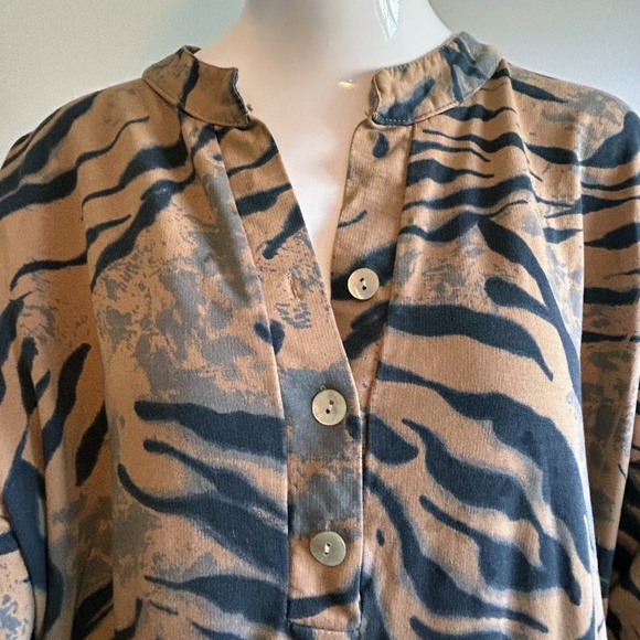 Bellambia Tunic Top, Dress, Animal Print - Picture 2 of 8